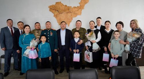 Наши доблестные военнослужащие, участвовавшие во взятии Авдеевки, встретились сегодня в Сарыг-Сепе