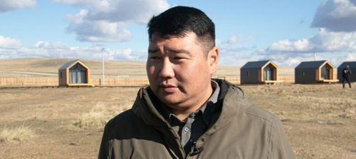 Тывага бо чылын үш пляж, ийи турисчи кокпаны чаартыр