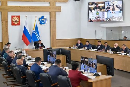 Чазактың хуралынга сайгарып чугаалашкан