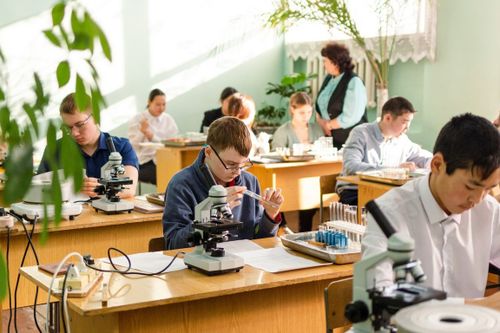 Он муң ажыг школачы киржир