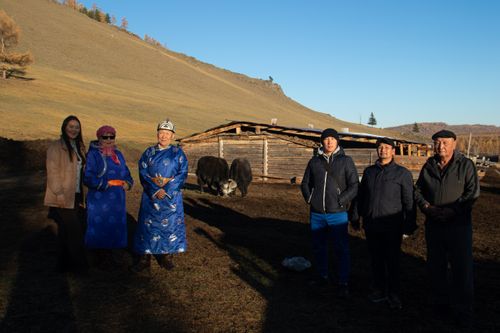 Октябрь 9 - көдээ ажыл-агый ажылдакчызының хүнү.