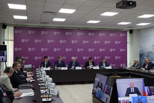 Анатолий Серышев Красноярск хоорайга саң-хөө айыыл чок чоруунуң V делегей чергелиг олимпиадазынга киришкен