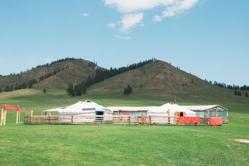 Таңды-Уула эдээнде турисчи бааза