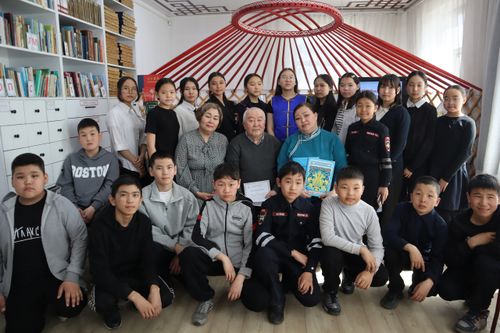 Дыңгылдайлаан ырыларның сөңнекчизи