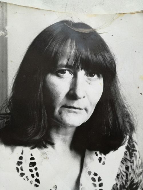 “...дедир кый деп эккеп алыр...”