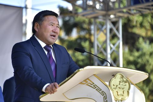 Тываның Баштыңы Хоорай хүнү-биле байыр чедирген.