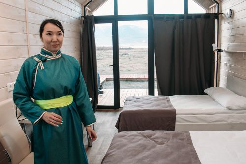 Алдын элезин» чалап турар.