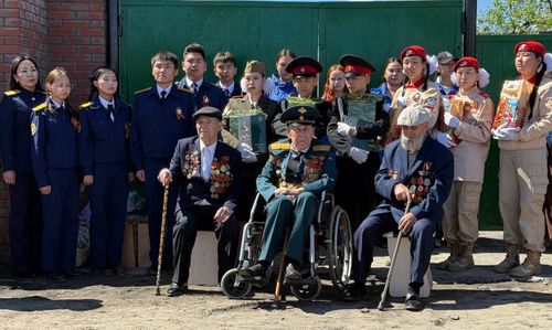 Тыва Тиилелге хүнүнүң бүдүүзүнде «Хоочуннуң бажыңының баарынга парад» бүгү-российжи акцияга каттышкан