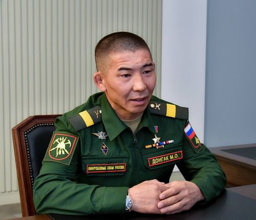 Маадыр-биле ужурашкан.