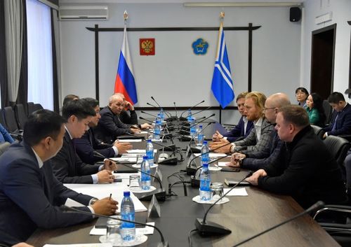 Тываның Чазаа биле «Эльбрусметалл-Литий» (Ростех) социал-экономиктиг кады ажылдажылга дугайында дугуржулгага атты салыр