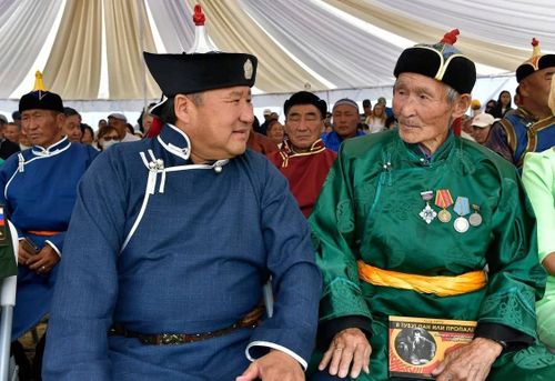 Октябрь 1 – Улуг назылыглар хүнү.