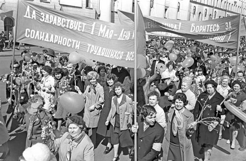 ССРЭ-ге Май 1-ни канчаар демдеглеп турганыл?