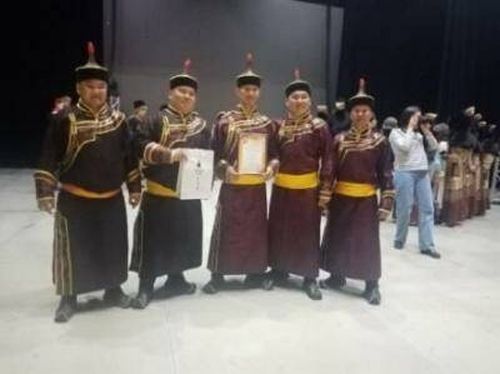 «Эзир-Уя» ансамбли "Культура" национал төлевилели-биле 2 млн рубльди алган