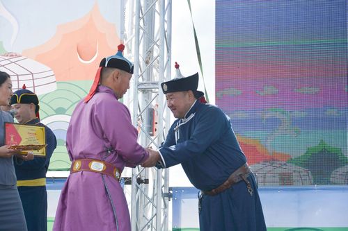 Мурнакчыларга шаңналдарны тывыскан