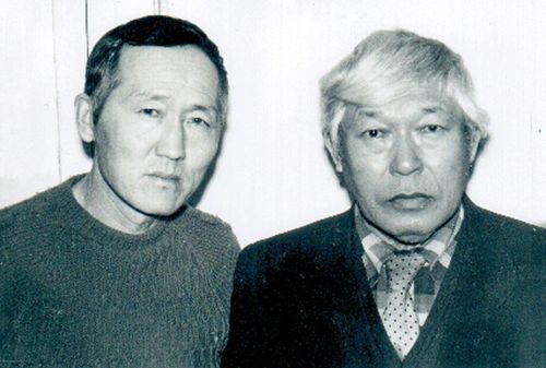 100 харлааны уламчылап турар