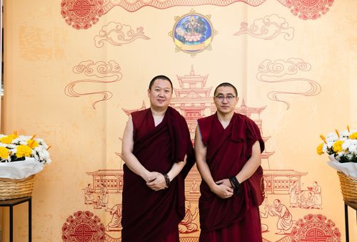 Эки кижилер хөй болзун дээш