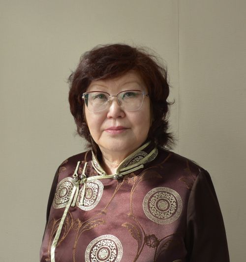 Тыва дылдың шинчилекчизи – дыл эртемдени Н.Ч. Серээдар