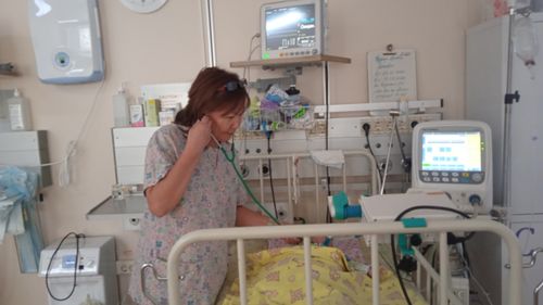 Анестезиолог-реаниматолог эмчиниң өөрүшкүзү - кадык чаштар.