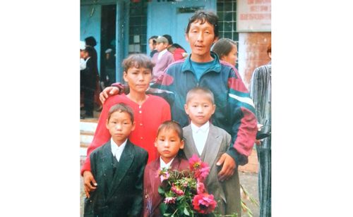 Бут кырынга тургузуп кааныңар дээш четтирдим ...