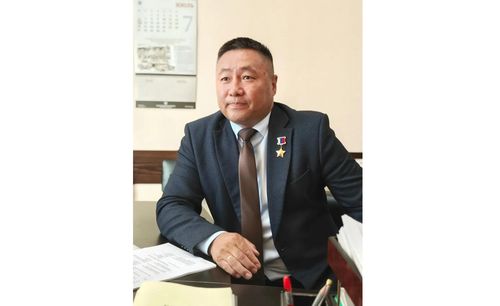 Буян Куулар документилерин киирген