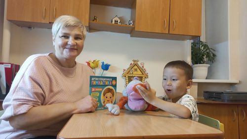 Кол чүүл — уруг-биле чугаалажыр