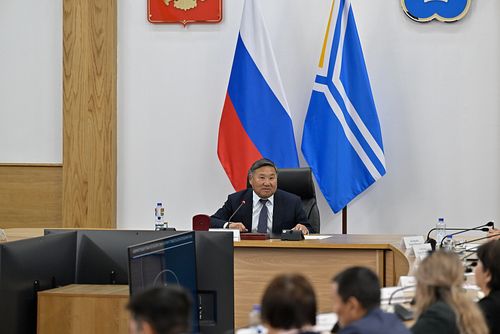 Тываның чурттакчылары соңгулдаларга Владислав Ховалыгны деткээн