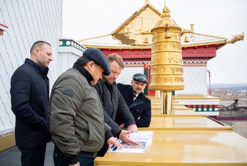 Улуг хүрээни хөгжүдер