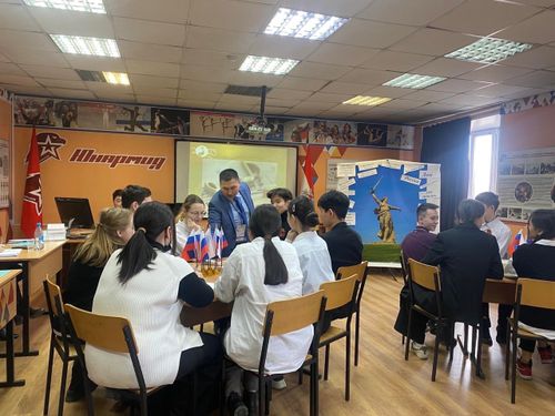 Херел Монгуш: “Үелер өскерлир, башкы идегелдиг өңнүк болуп артар”