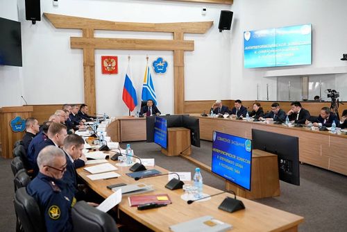 Айыыл чок чоруктуң айын чарлаан