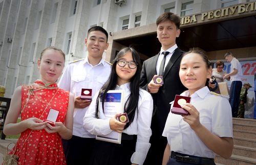 Доозукчулар-биле ужурашкан