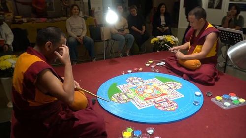 ТӨВҮТ ЛАМАЛАРНЫҢ КИРЖИРИ НОМНАЛЧЕ ЧАЛАП ТУР БИС!!!