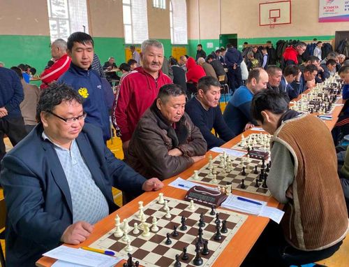 Чадаанадан шыдыраачы эмчи — Орлан Сарыглар.