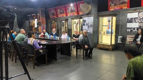 Баштай чогаал, а оон театр