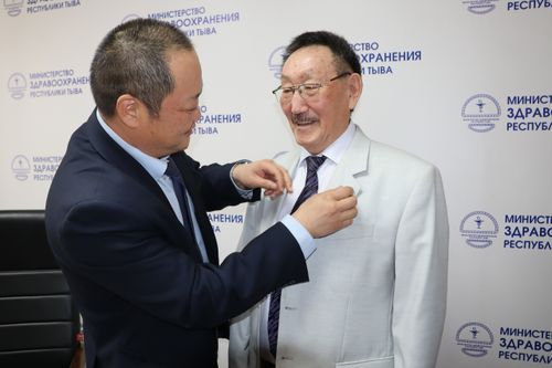 Ховар хирург 70 харлаан.