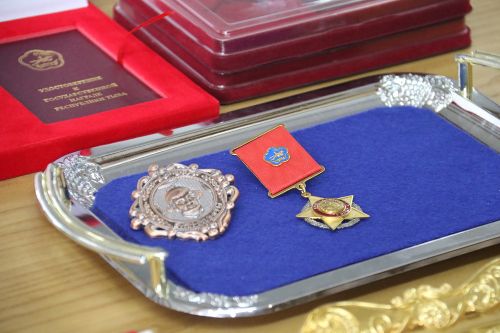 Шериг албанныгларга күрүне шаңналдарын тывыскан.