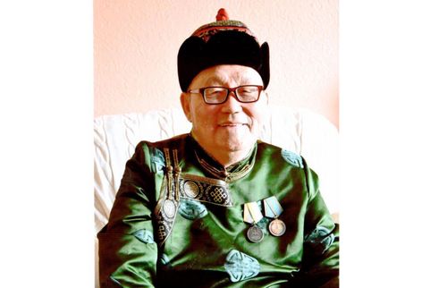 Хүндүлүг ада Валерий Кара-оолдуң 84 харлаан байырлалы-биле!