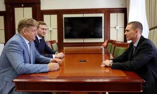 Анатолий Серышев обсудил промежуточные результаты и перспективы стажировки с Егором Захаровым