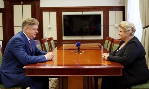 Полпред обсудил с Еленой Малышевой вопросы патриотической работы и сохранения исторической памяти в регионах Сибири