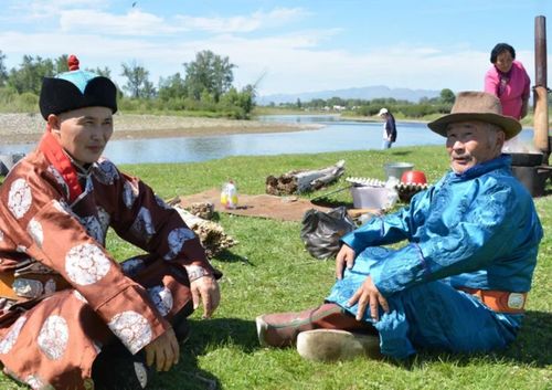 Хей-аът көдүрлүүшкүннүг байырлал