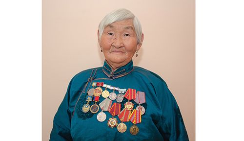 Номчукчуларыңар көвей болзун!