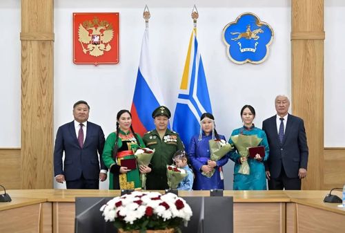 Россия хүнү-биле шаңналдар