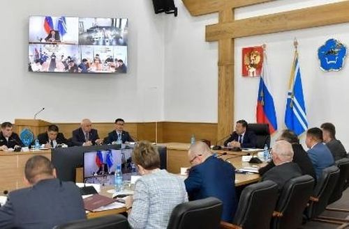 Аппарат хуралында чурттакчы чоннуң айыыл чок чоруунуң айтырыынче кичээнгейни салган