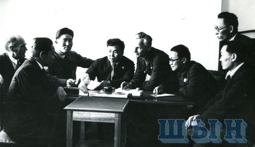 Тыва литература делегейинде