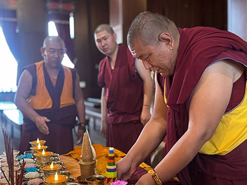 Ыдыктыг айның хемчеглери