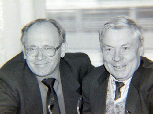 Таныш-көрүш боор салым-хуу таварышканынга өөрүп, хүндүлеп чоруур мен