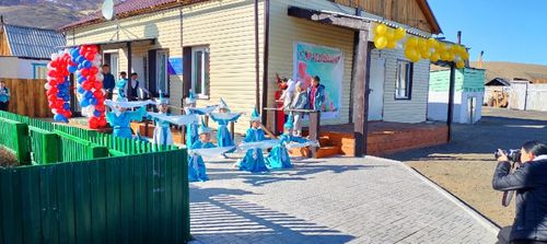 35 чылдаан школага белек