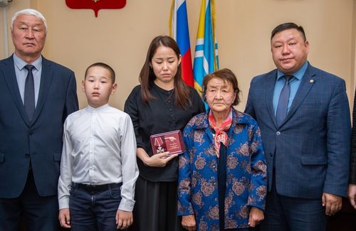 Амы-тыны-биле тиилелгени чоокшулаткан