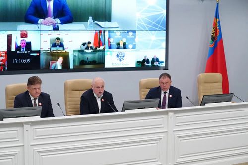 Анатолий Серышев ажыл албан аайы-биле Кемерово облазы – Кузбасска чедип, регионнуң социал болгаш үлетпүр адырының мурнакчы объектилеринге четкен