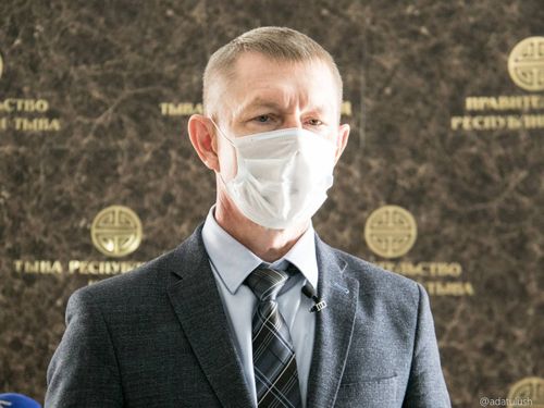 Тываның Баштыңы Чазакты удуртпушаан, а оралакчылары демниг ажылдап турар