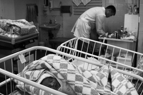 Коронавирустуг иелерден кадык кыстар төрүттүнген